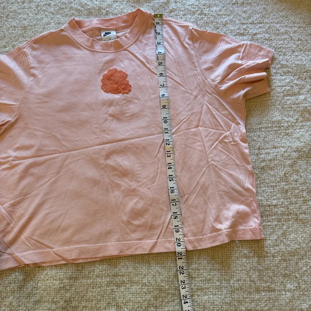 Peach Nike Cropped Mama Tee xs/s